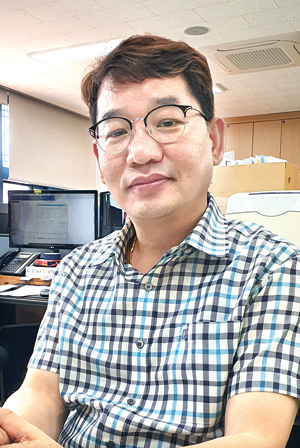 무주군농업기술센터 농업정책과 농정기획팀 강명관 팀장은 “첫 시범사업이라 어깨가 무겁다”면서 “파견근로사업이 잘 정착되면 농가의 인력난 해소와 임금 상승 억제에 큰 도움을 줄 수 있을 것”이라고 말했다.