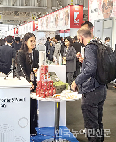 오픈소스랩은 지난해 파리 식품박람회(SIAL PARIS 2022)에서 김치가공제품인 ‘김치V’를 해외 소비자들의 눈도장을 받았다. 이처럼 올해엔 국제식품박람회 참가를 늘려 다양한 한국 농식품을 소개한다는 계획이다. 