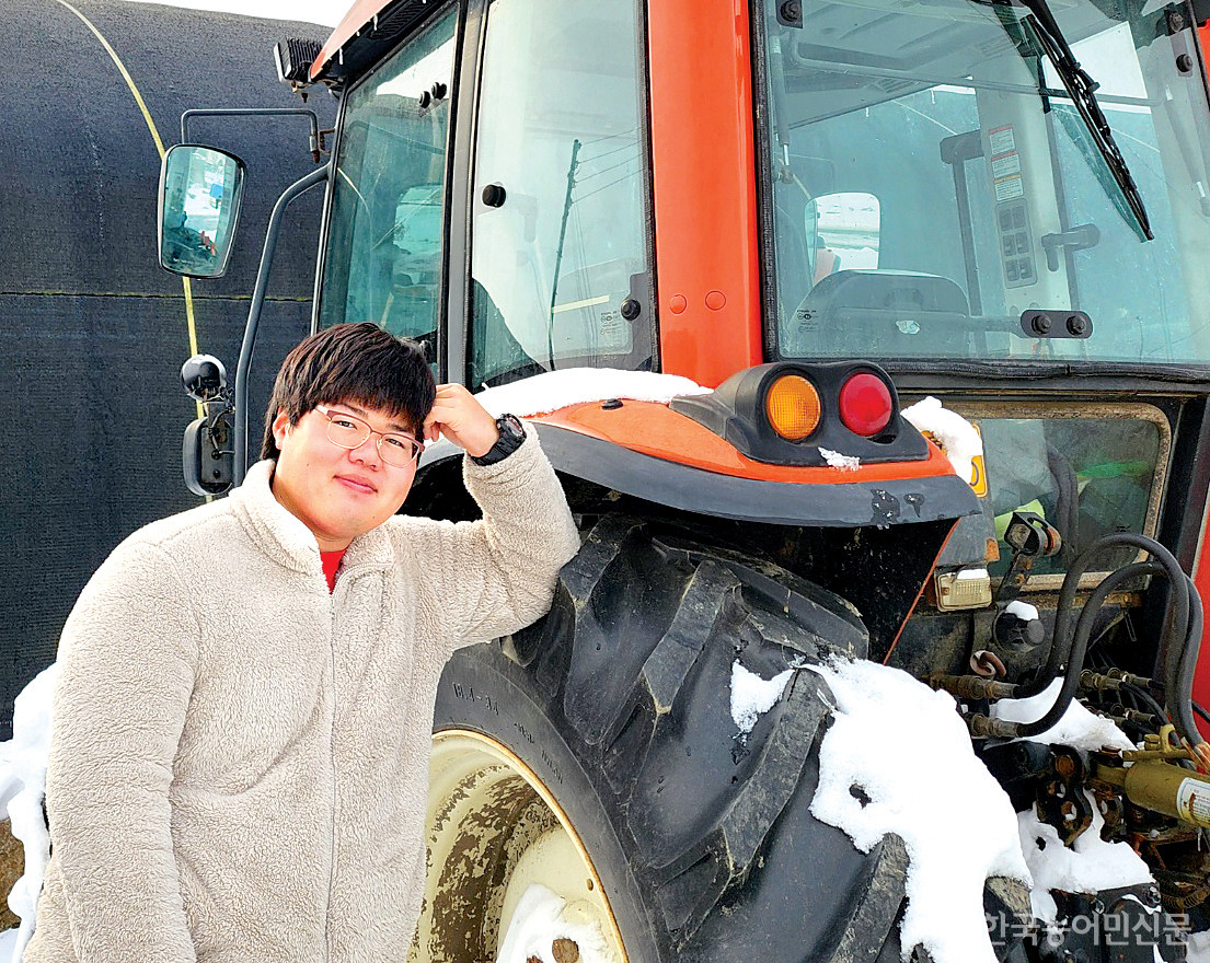 2022년 마지막 주 첫날이자 함박눈이 쏟아지던 12월 26일, 전북 군산시 열대자마을에서 청년 농부 이명찬 씨를 만났다.