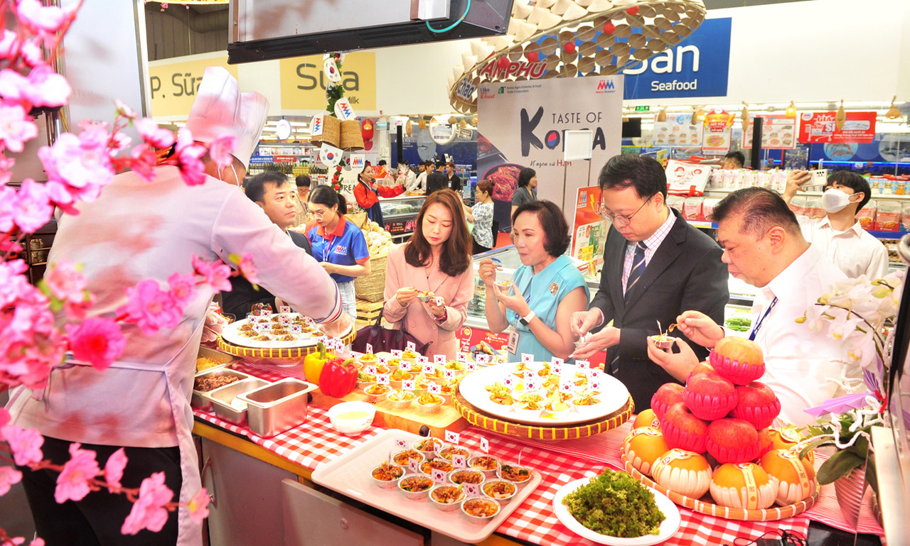 베트남 호치민시의 메가마트 본점에서 지난 17일 개최된 ‘한국의 맛’ 행사 모습.