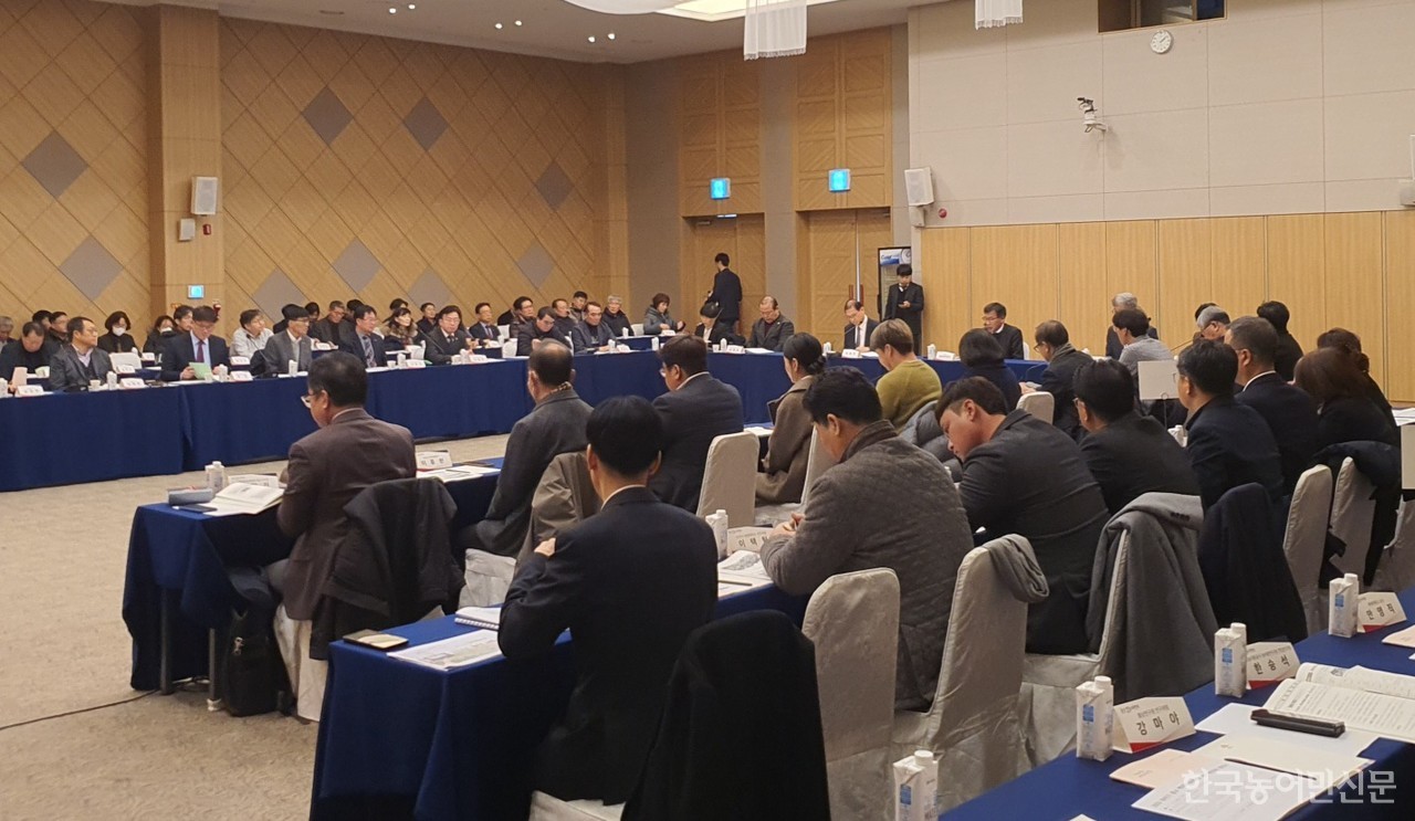 충남쎈(SSEn)농위원회는 18일 보령 베이스리조트에서 하반기 회의를 진행했다.