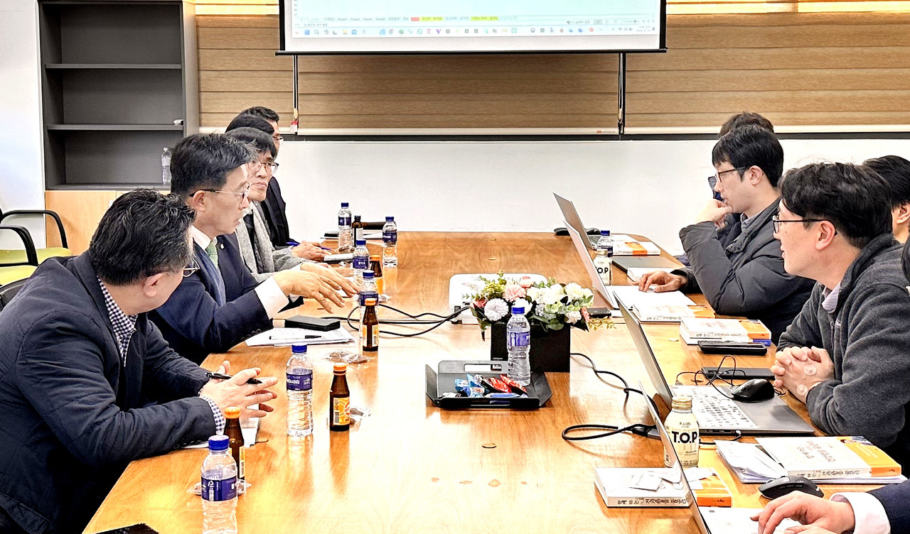 aT가 ㈜에르코스를 방문해 국산 쌀 수출 확대 방안 등을 논의했다.