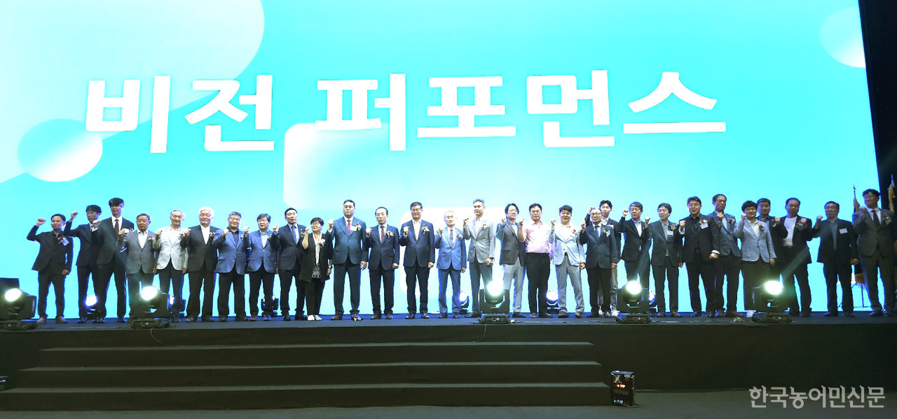 공정거래위원회의 담합 의혹 조사가 시작된 이틀 후 열린 '2025 전국산란인대회' 장면.