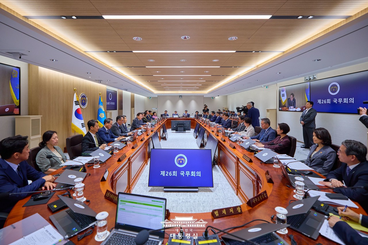 정부는 19일 이재명 대통령 주재 아래 국무회의를 열고 제2회 추경안 등을 의결했다. 사진=대통령실