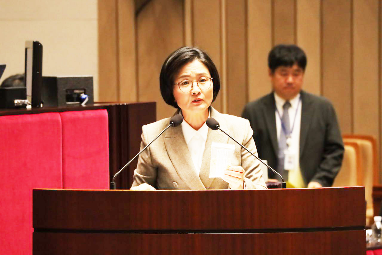 임미애 의원이 기재부에 ODA 사업의 예산 조정이 필요하다는 의견 등을 개진하고 있다.  사진=임미애 의원 페이스북