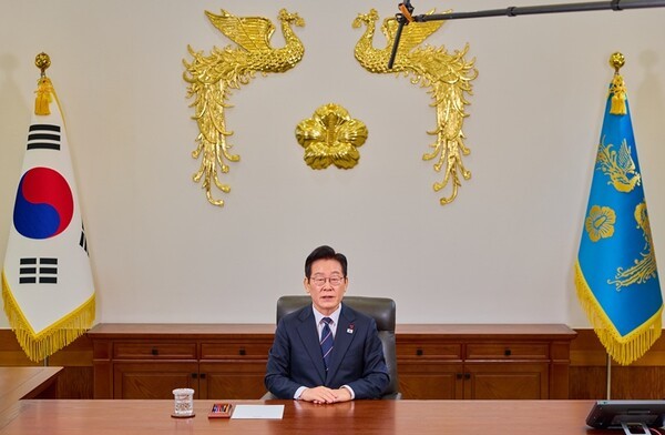 이재명 대통령이 1일 청와대에서 2026년 신년사를 발표하고 있다. 사진=청와대