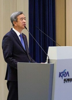 시무식에서 4대 핵심과제를 밝힌 정기환 한국마사회장.