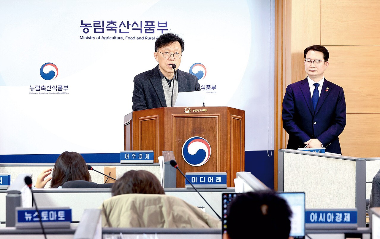 농협 특별감사 외부 전문가로 참석한 하승수 변호사가 주요 감사 사항을 알리고 있다. 하 변호사는 “선거제도 개정 등 농협의 근본적인 문제를 개선해야 한다”고 강조했다. 사진=농식품부