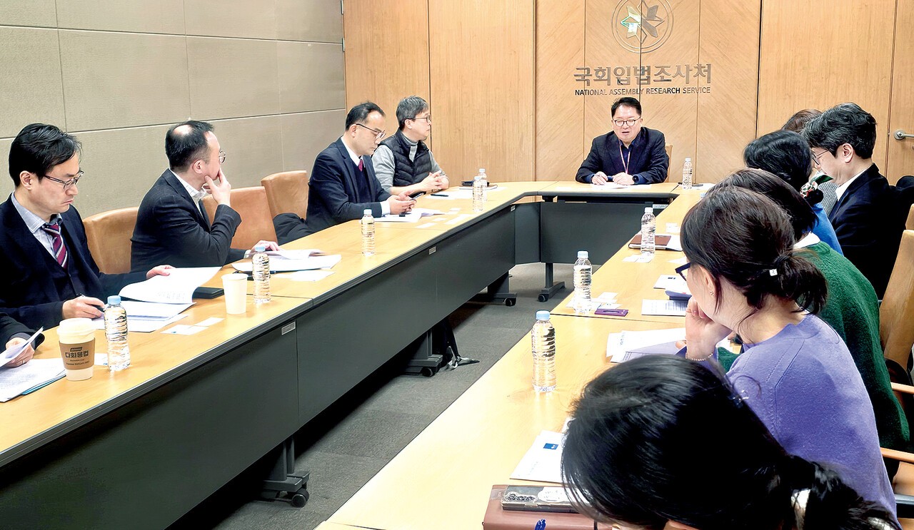 국회 입법조사처는 1월 28일 입법조사처 제2세미나실에서 ‘농협 신용사업과 경제사업 분리 14년, 평가와 향후 과제’ 전문가 간담회를 개최하고, 농협 개혁 방향에 대한 전문가 의견을 청취했다.