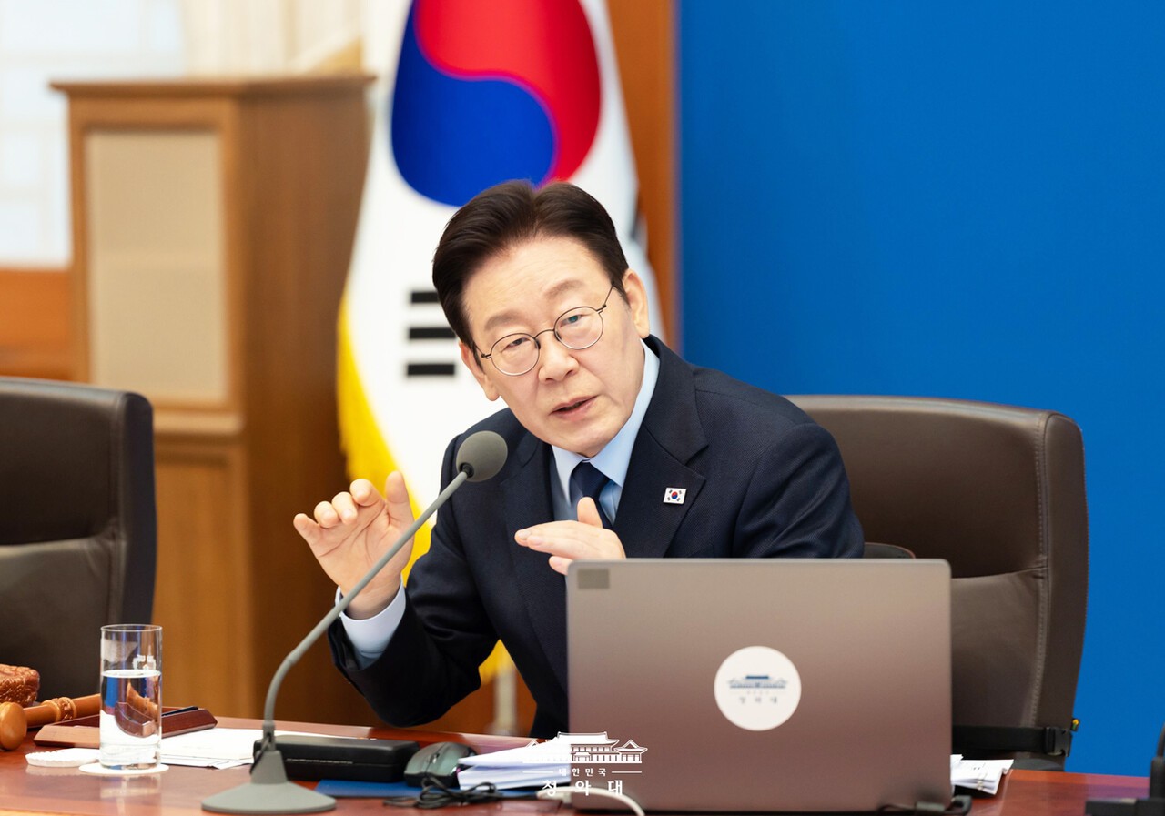 이재명 대통령이 10일 국무회의에서 GMO 완전표시제의 철저한 시행을 주문하고 있다. 사진=청와대