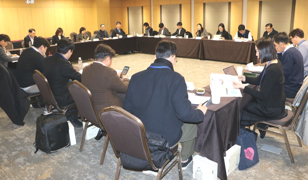 농림축산식품부가 농산물 유통 전문가 50여명이 참여하는 ‘농산물 유통 전문가 협의체’를 출범하고, 지난 10일 개최한 워크숍을 통해 주요 정책 추진방향을 공유했다.