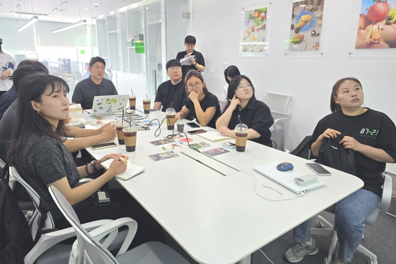 도매법인협회의 ‘온라인도매시장 창업(판로) 지원사업’ 교육생들이 우수 농산물 유통 업체를 직접 방문해 성장 과정을 듣고 유통 현장을 살펴보는 기회를 가졌다.